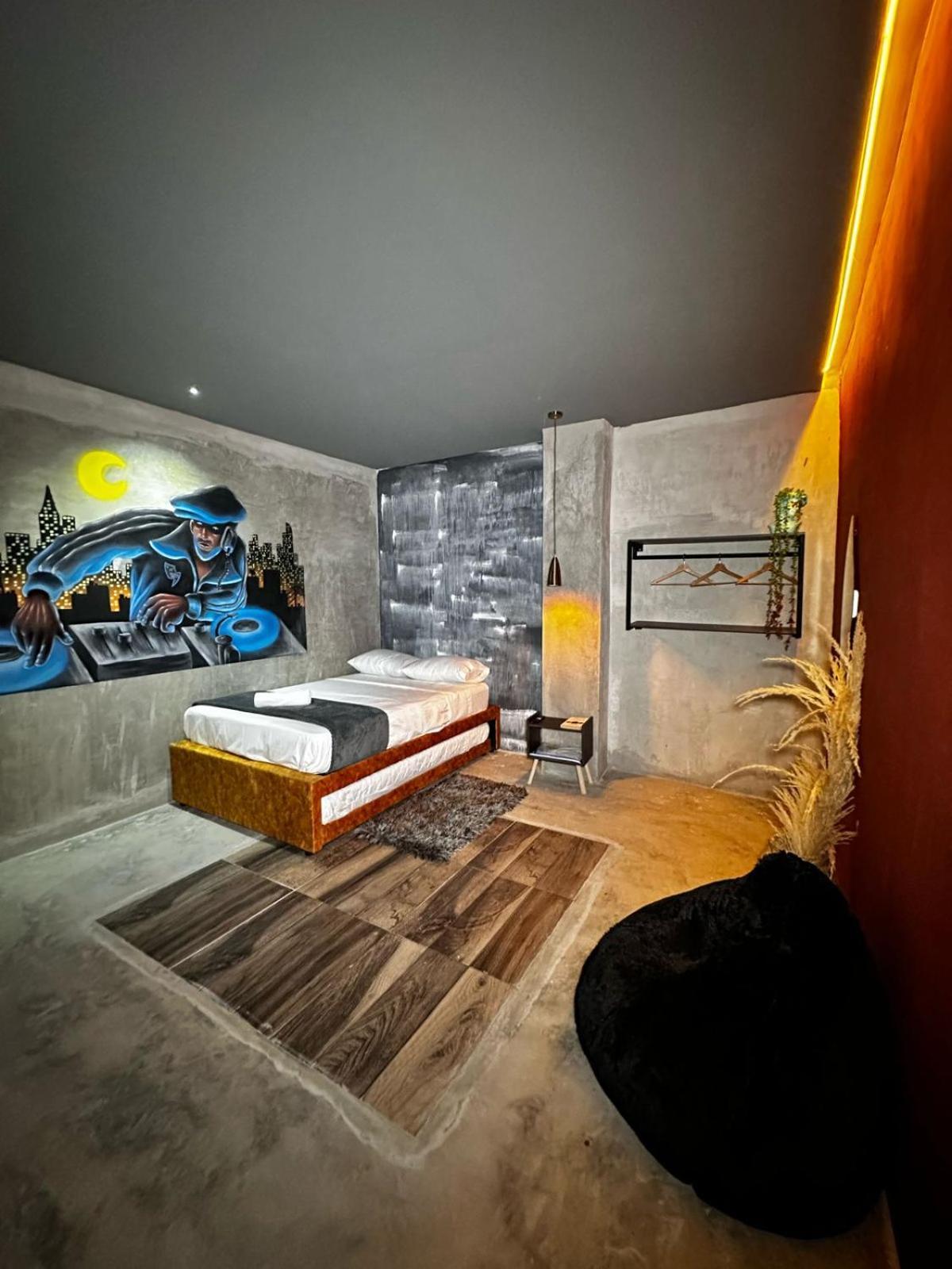 Urban Hostal San Gil- Piscina Restaurante Bar 外观 照片